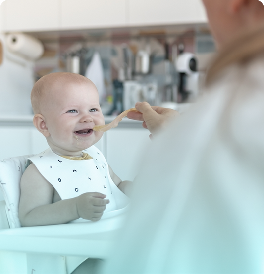 Disposable vs Reusable Bibs: What Modern Moms Actually Prefer